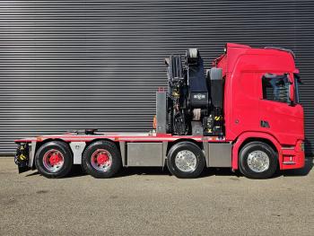 R650 V8 8x4 / HMF 9520 + JIB + WINCH / 140.000 kg GCW